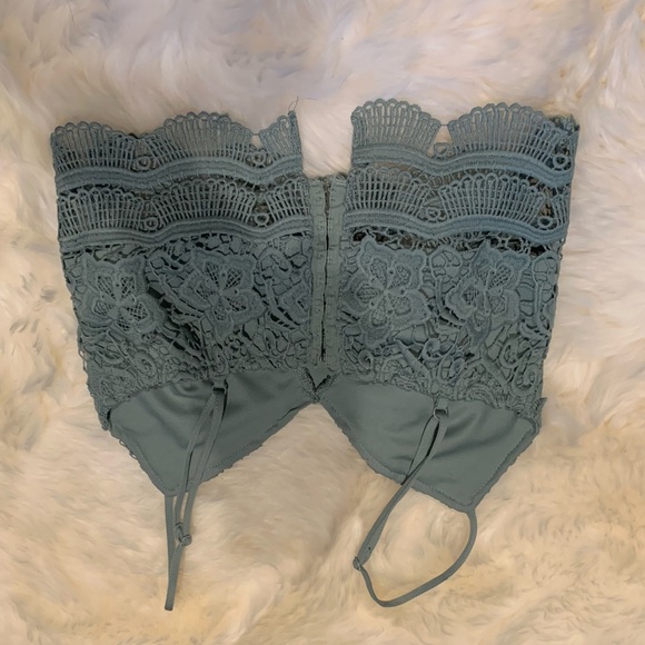 Super cute crochet crop top - Picture 2 of 3